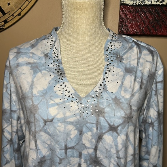 Ruby Rd. Women’s Blue and Gray Embellished Top Size Large - Picture 9 of 9